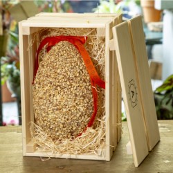 Easter Egg in a Wooden Box with Milk Chocolate and Hazelnut Grain_2