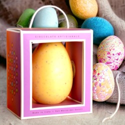 Easter Egg "Note di Sale" White Chocolate with Almonds and Salt_250 g_1